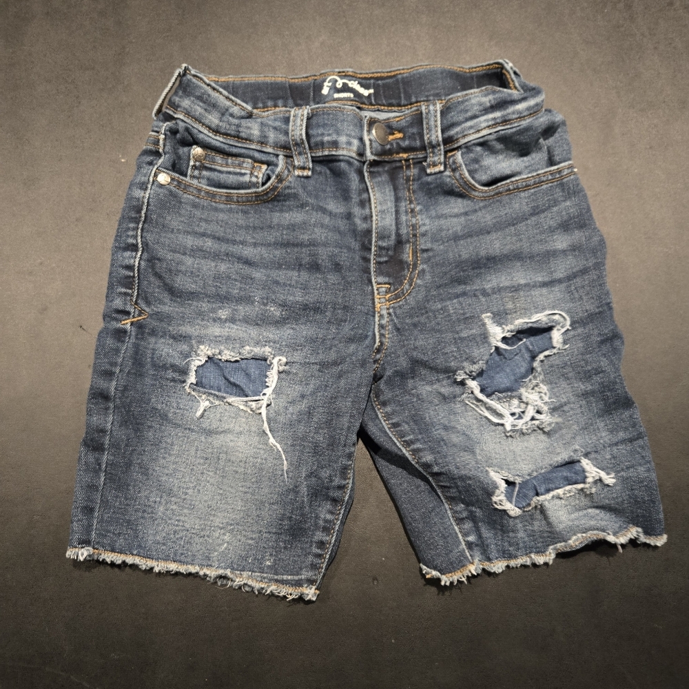 Boys jean shorts destroyed Size 8